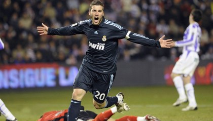 开云体育世界杯-当浙江队掀翻篮网，德罗赞在欧冠决赛的东方回响