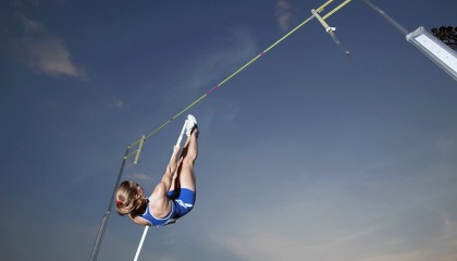 开云平台-霍勒迪一手遮天，当太阳的利刃刺穿勇士的咽喉