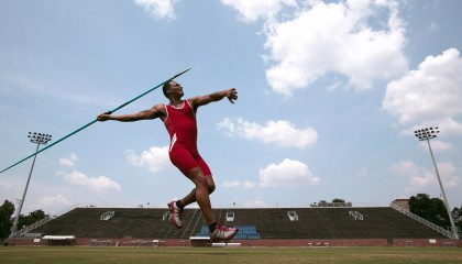 开云下载-梅西展现巨星价值，哥伦比亚逆转亚特兰大，足球叙事中的英雄与群像