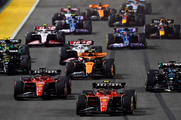 索伯车队鏖战阿斯顿马丁，勒克莱尔惊艳四座