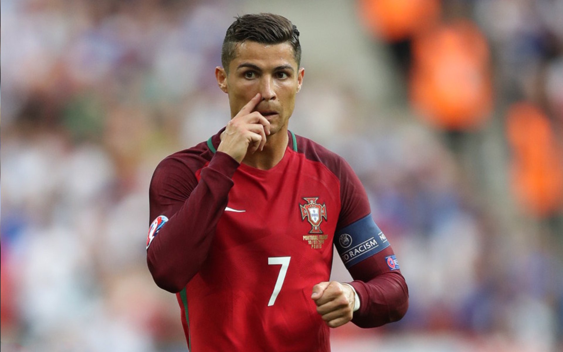 巴萨强势晋级里昂，阿劳霍统治全场，铁血防线铸就的晋级之路