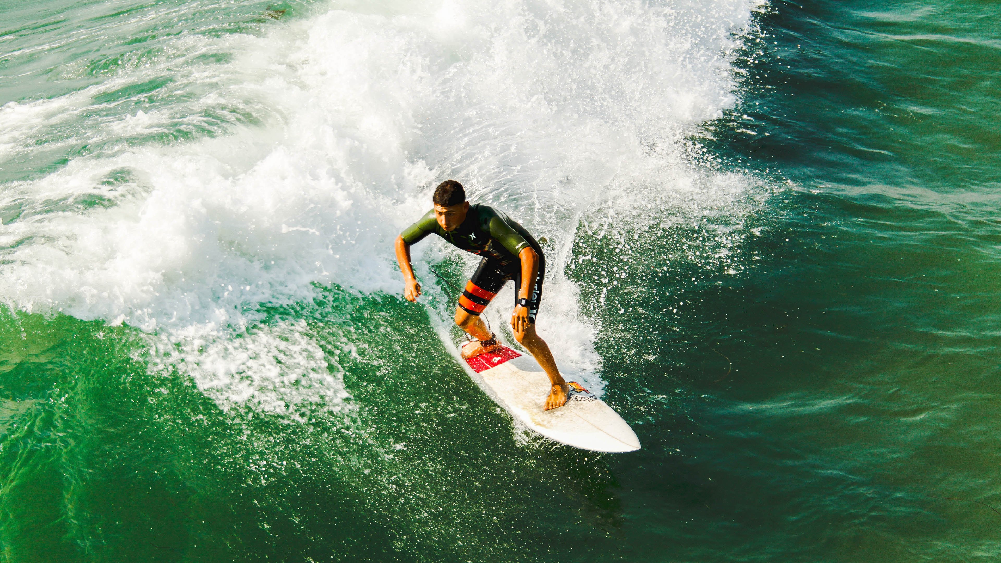 季后赛抢七焦点战,广东队一波带走勇士,东方战术智慧击穿美式篮球神话